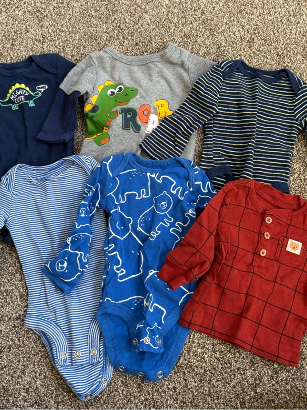 Baby boy clothes lot (size newborn) - Picture 10 of 13